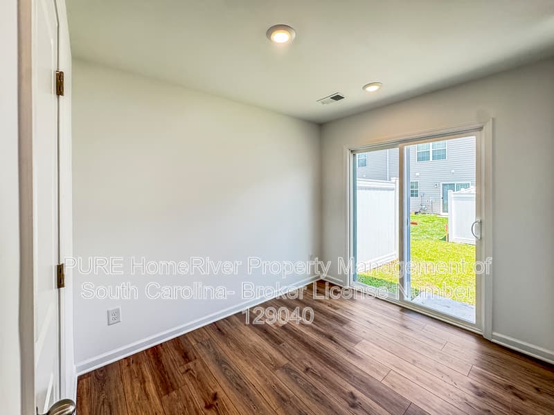 Gilbert Townhome: 314 Livesey Ln
