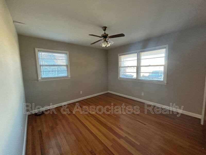 Kernersville Condo: 834 Graves St.
