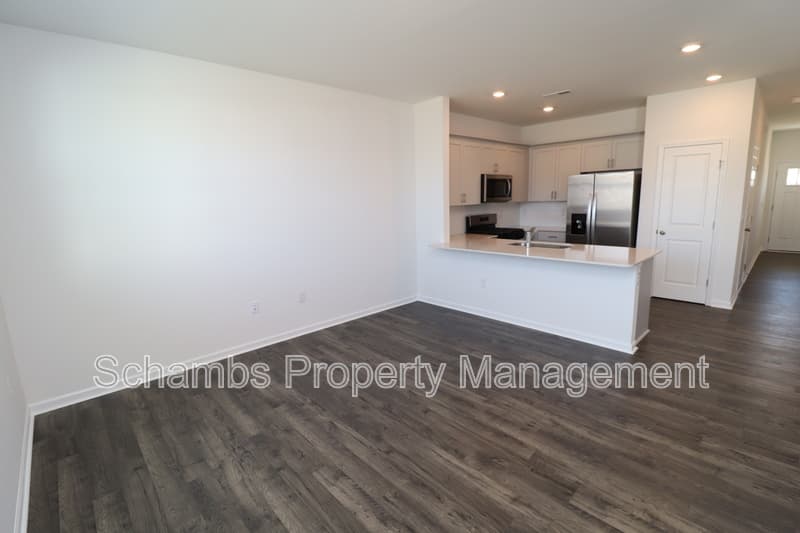 Wake Forest House: 360 Freestall Dr