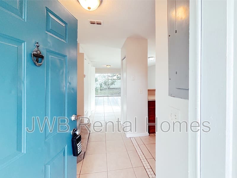 Atlantic Beach Townhome: 65 W 5th St