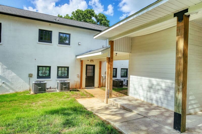 Huntsville House: 1122 Wellman Avenue Northeast