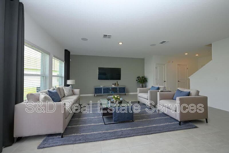 Haines City House: 152 Brinsmead Rd