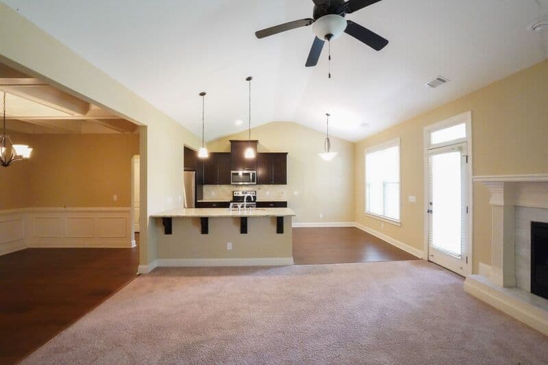 Savannah House: 146 Laguna Way