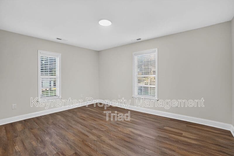 Greensboro House: 814 Douglas St