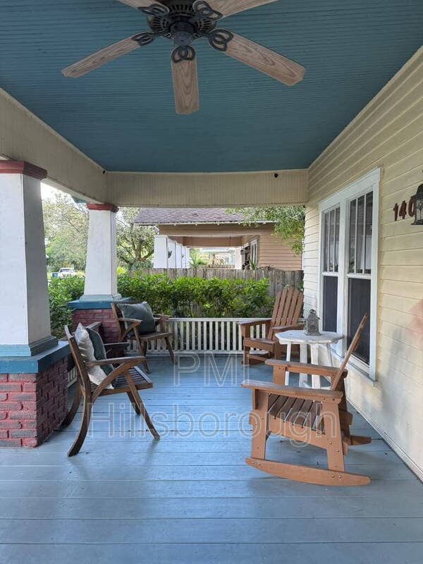 Tampa House: 1403 E Paris St