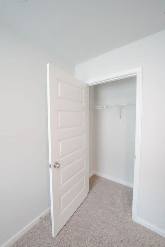 Bloomingdale House: 433 Coconut Dr