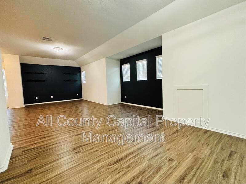 Pflugerville House: 21300 Bird Wing Dr