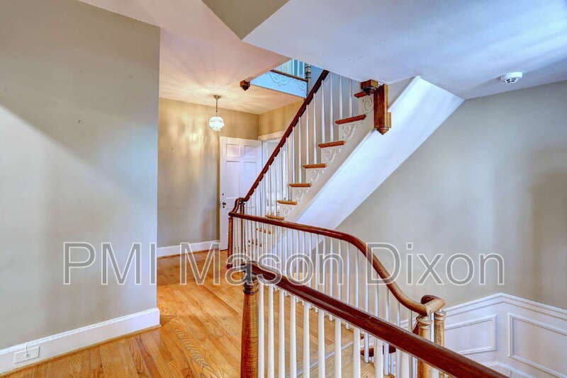 Baltimore House: 5304 Springlake Way