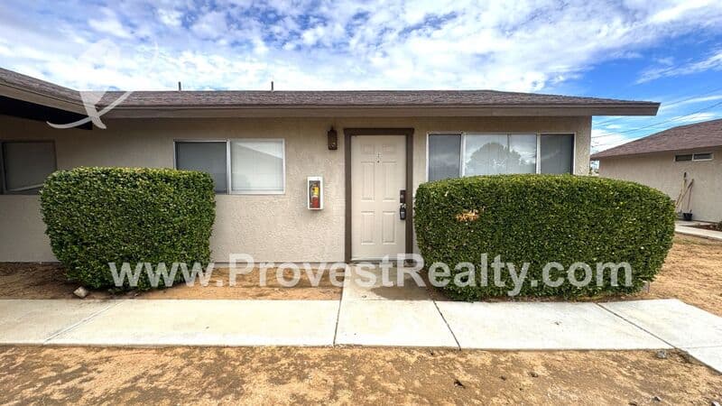 Apple Valley House: 13191 Kiowa Rd
