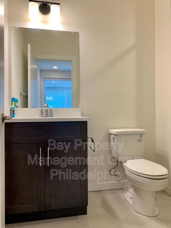 Philadelphia House: 2108 Kensington Walk