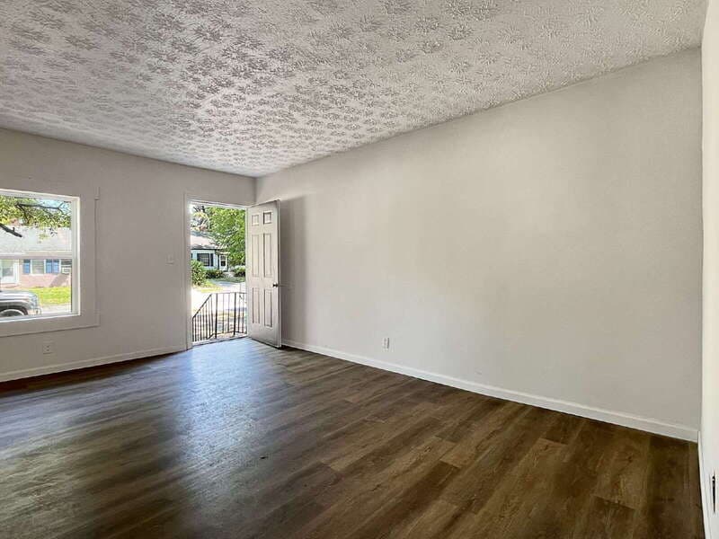Savannah Condo: 1121 East 53rd Street