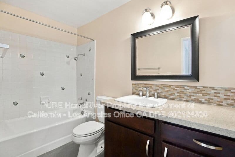 Los Angeles House: 2852 Sawtelle Blvd