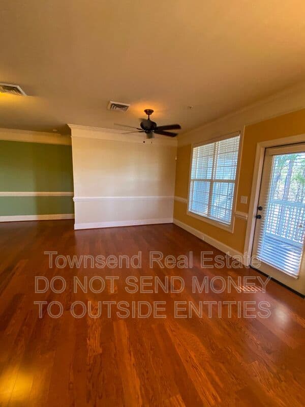 Fayetteville House: 3310-304 Starboard Way