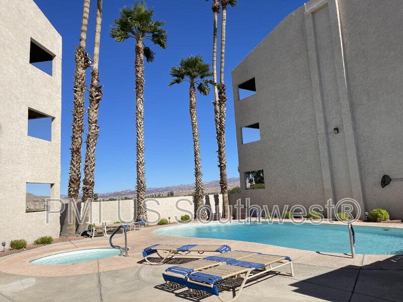 Bullhead City Condo: 1611 Highway 95