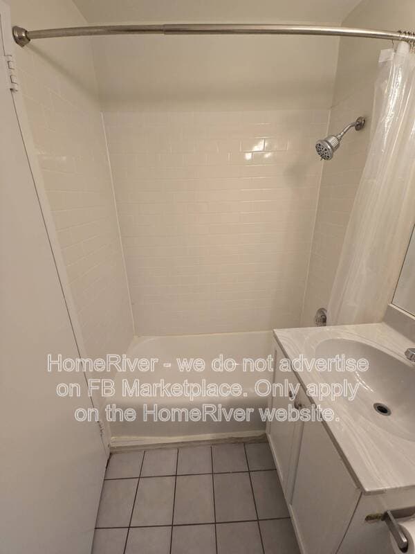 Chicago Condo: 21 W Goethe St