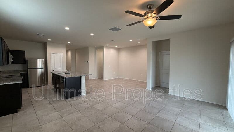 Surprise House: 18566 W Hackamore Dr