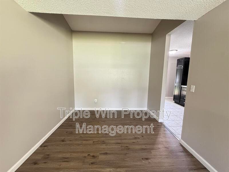 Florissant House: 3125 St Catherine St