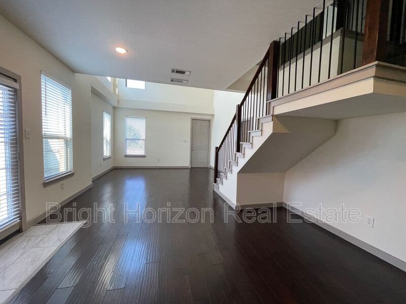 Hurst Condo: 3629 Valley Vista Drive