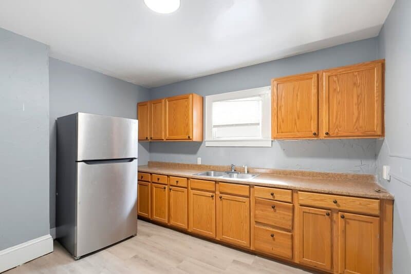 Akron House: 970 Mercer Avenue