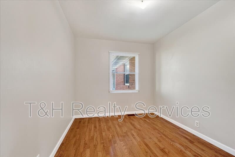 Speedway House: 5130 Ford Street