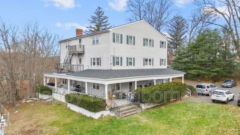 Meriden House: 16 Atkins StreetUnit 4