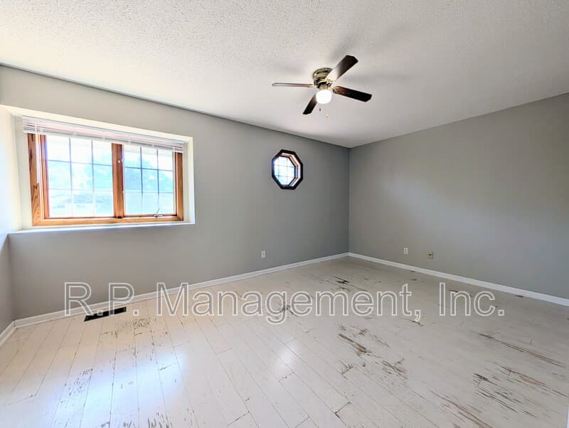 Columbia Heights Townhome: 305 Kathy Ln NE