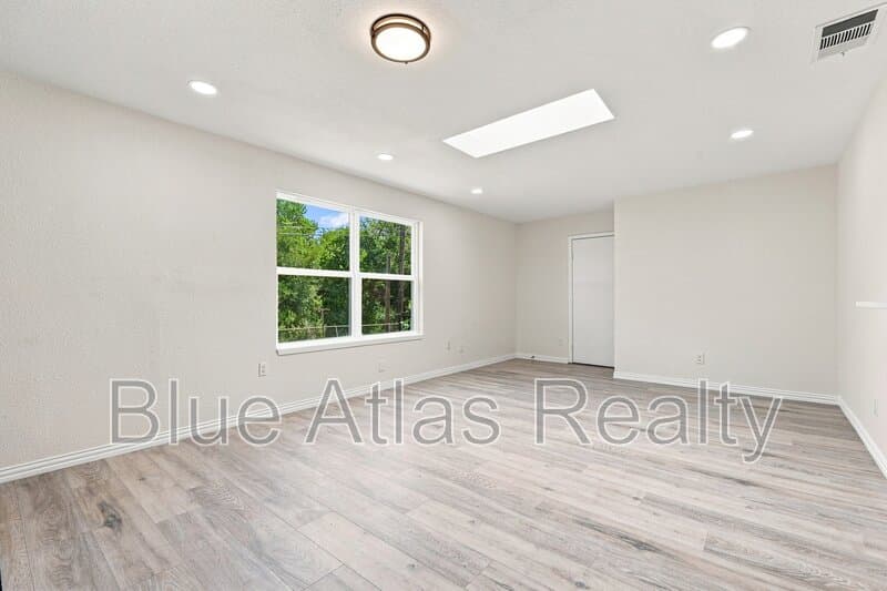 Dallas House: 6008 Golden Gate Drive