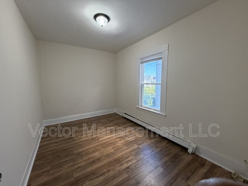 Bridgeport Condo: 543 Arctic Street - 2 right