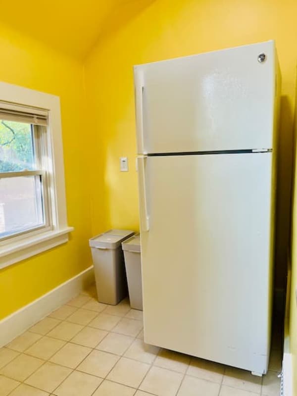 Ypsilanti Condo: 121 College Place