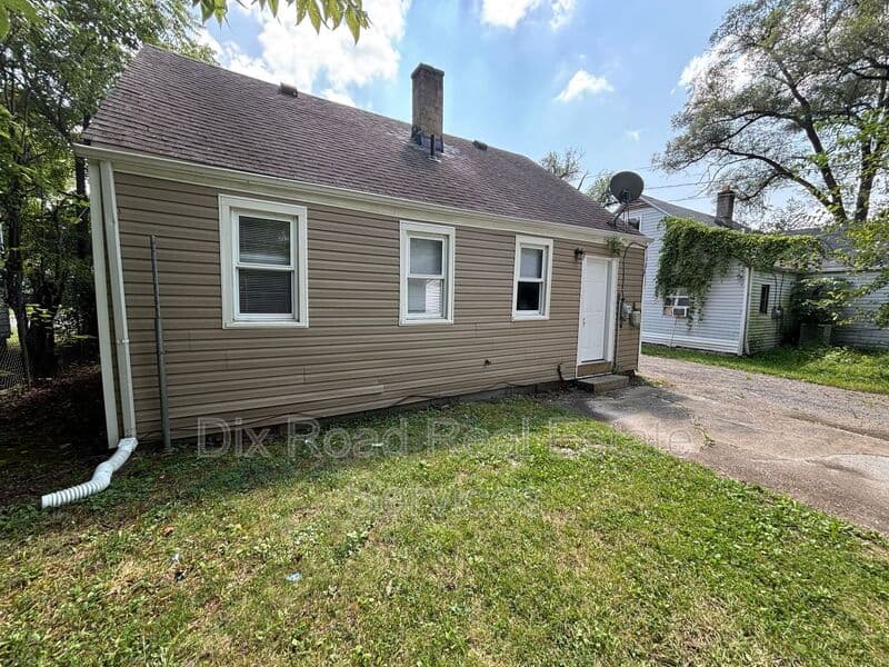 Dayton House: 4505 Genesee Avenue