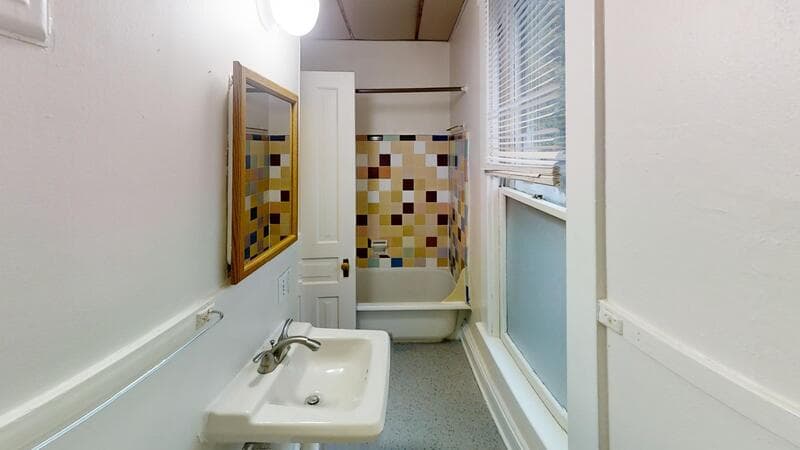 Ann Arbor House: 802 East Kingsley Street