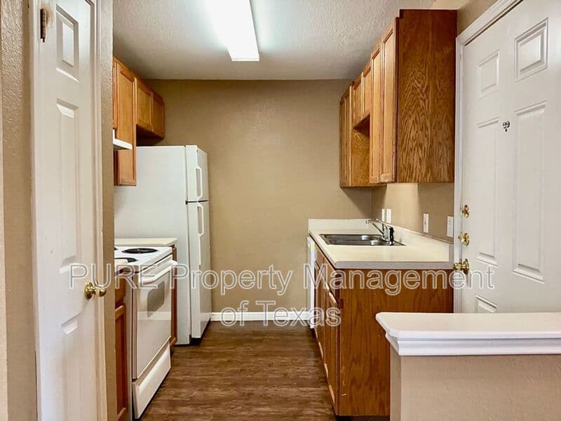 Austin Condo: 8605 Talyne Chaise Circle