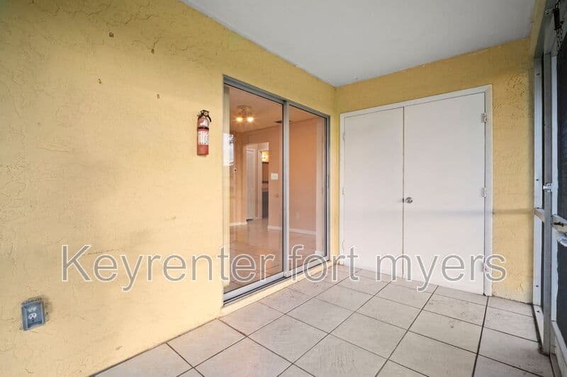 Cape Coral House: 4406 Santa Barbara Blvd