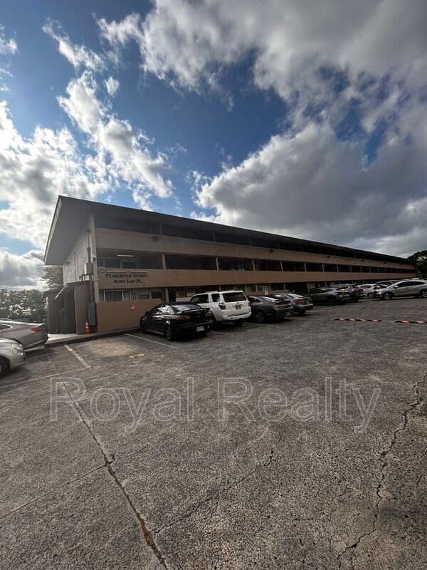 Aiea Condo: 98-080 Uao Pl.