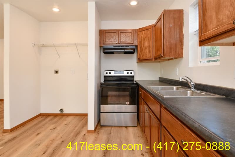 Springfield House: 2618 N Pierce Ave