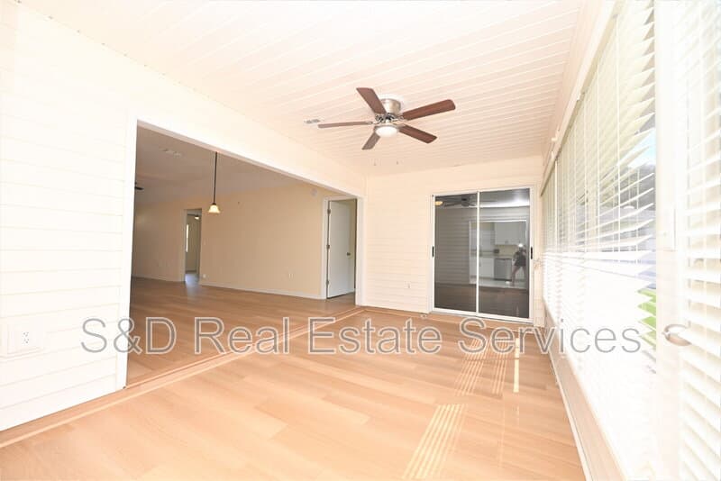 Lakeland House: 1774 Birchwood Loop