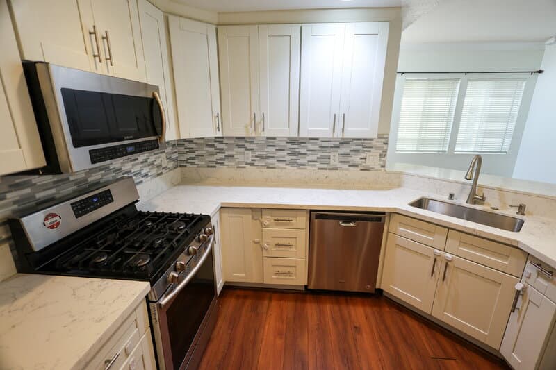 Long Beach House: 2942 Claremore Ln
