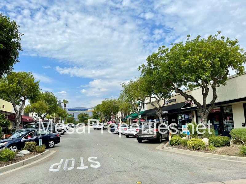 La Verne House: 2704 Park Ave