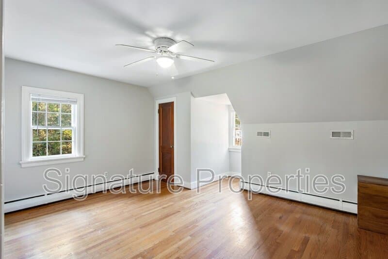 Richmond House: 6731 Forest Hill Ave