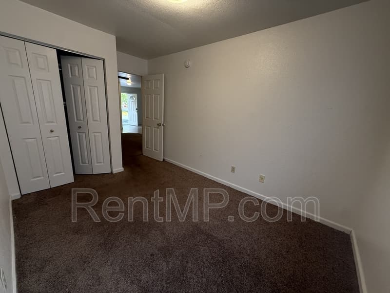 Mt Pleasant Townhome: 722 W Broomfield - Unit H01