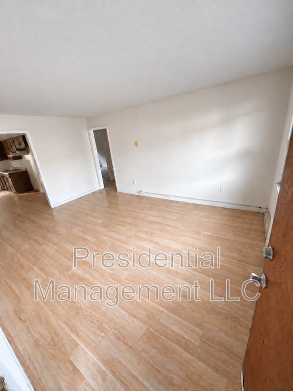 Waterbury Condo: 34 Royal Oak Dr
