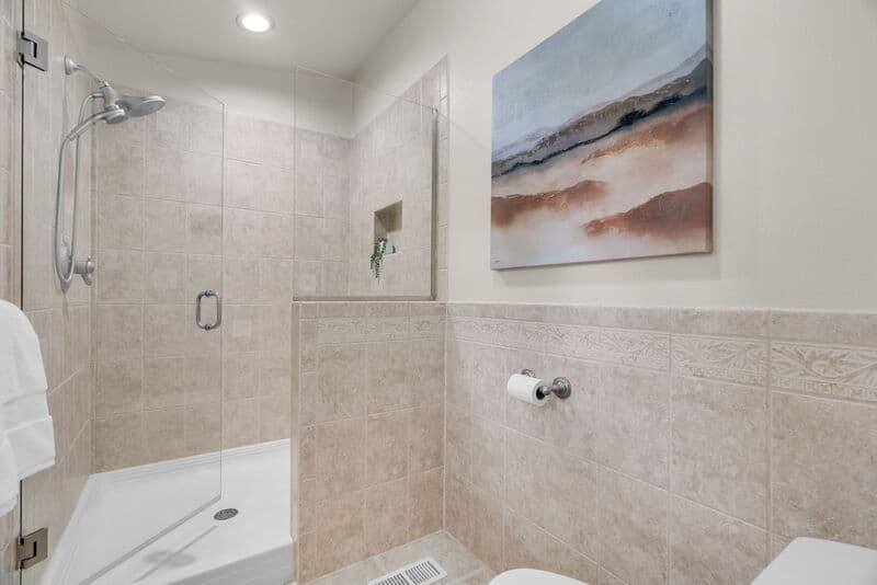 Portland House: 9255 Southwest Boones Ferry Road
