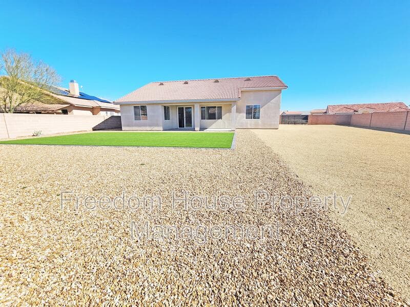 Pahrump House: 6660 Stubblefield Drive