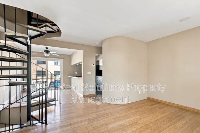 Cincinnati House: 2436 Grandview Ave.