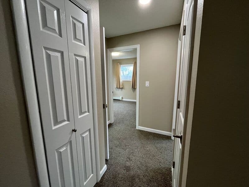 Anchorage House: 516 E 10th Ave
