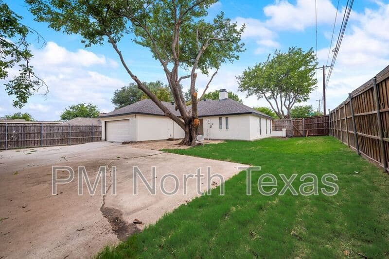 Frisco House: 8880 Woodstream Dr