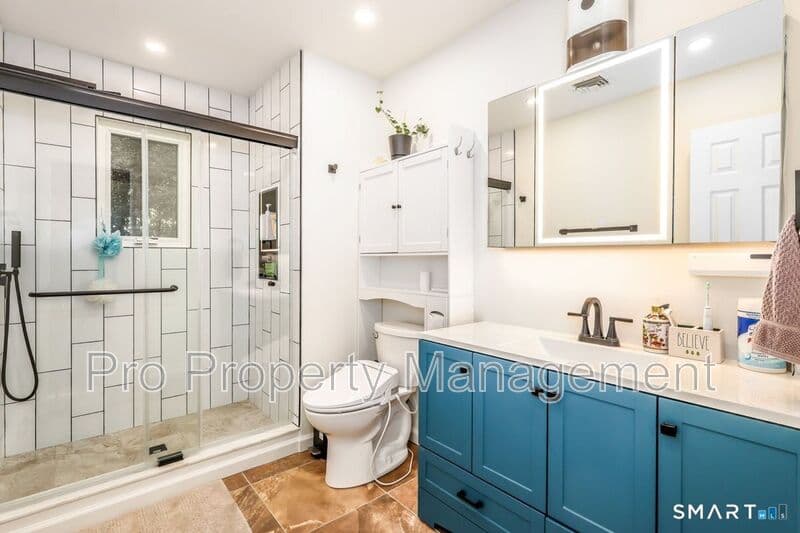 New Milford House: 212 Chestnut Land Rd.