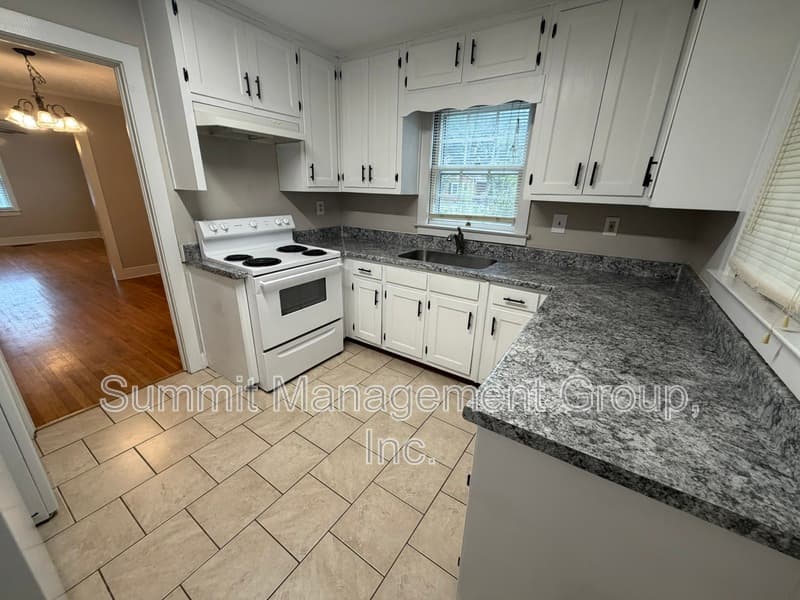 Covington House: 5118 Newton Drive NE