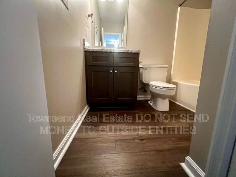 Fayetteville House: 1425D Ireland Dr