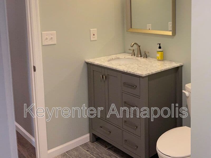 Crownsville House: 840 Valentine View